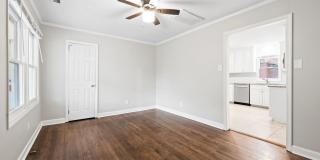 Renovated 2 bed/1 bath duplex minutes from downtown! Gallery 5