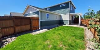 Pet Friendly 3 Bed / 2.5 Bath Home Near I-5 Gallery 17