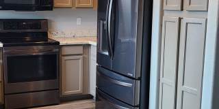 2 Bedroom, 2 Bath with Solar Panels Available Now! Gallery 6