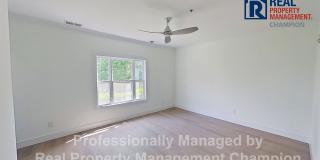 Beautifully Updated 2 BD/2 BA with Screened Porch & Modern Finishes Gallery 11