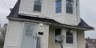 Charming 3-Bedroom Property in Prime Location Gallery 1