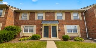 Colonial Square Gallery 14