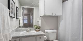 Sheridan Springs Apartments Gallery 17