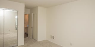 Emerald Victoria Apartments Gallery 14