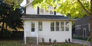 Large 3bed/2bath with full basement Gallery 1