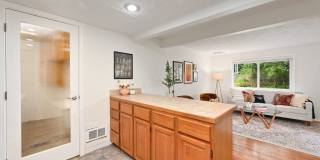 Cozy 2-bedroom 2 bath house in Redmond- Offering a 6-month lease. Gallery 9
