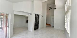 31 STRATFORD HALL Circle Gallery 12