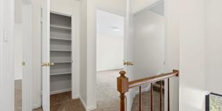 Fully Repainted 2be/1.5ba Duplex With Easy Access To The Highway Gallery 10
