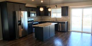 4 Bed 2 Bath Single Family Home Gallery 3