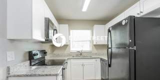 1827 Auburn Street South Gallery 5