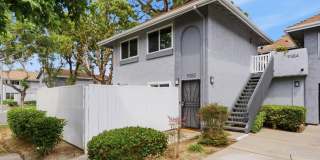 OPEN HOUSE SATURDAY 4/11 - 12PM TO 2PM Sunny and Bright 3 Bedroom End Unit in Yorktown Villas Neighborhood Gallery 4