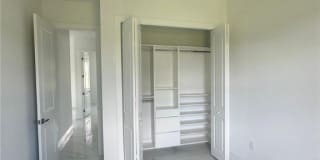 1022 Candlelight Drive Gallery 29