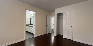 Grand 5 Bedroom Home Featuring 19ft Ceilings, Family Room & Main-Level Suite Gallery 60