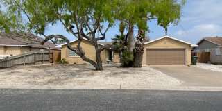 WATERFRONT HOME W/ FENCED YARD WATERFRONT HOME W/ FENCED YARD Gallery 1