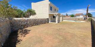 Beautiful North Hills Refrig A/C Home with Pool! Gallery 28