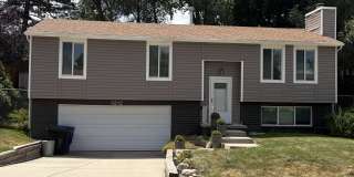 3212 Hollyhock Hill Gallery 1