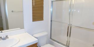 Exceptional 3 bed, 3.5 bath home in Irvine. Gallery 6