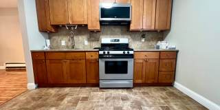 Gorgeous 3-Bedroom Townhome in Juniata! Available NOW! Gallery 9