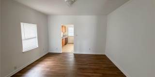 114 E Hull Street Gallery 6