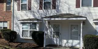 4 Bedroom 2.5 Bath Townhouse Gallery 1