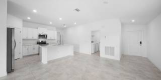 Stunning New construction home in North Fort Myers Gallery 8