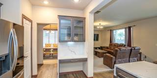 Spacious 4-Bedroom Home in The Oaks with Fenced Yard Spacious 4-Bedroom Home in The Oaks with Fenced Yard Gallery 14