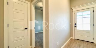 Spacious Craftsman Home on cul-de-sac - Electric Included! Gallery 44