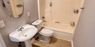 Charming 3-bedroom, 2-bath townhouse Gallery 21