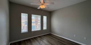 Updated 2BR Condo with Garage in Hunter’s Creek Gallery 23
