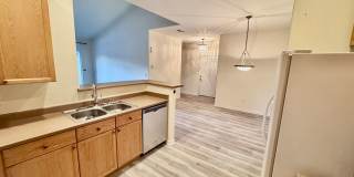 SW Littleton Top Floor Condo with Mountain Views! Gallery 8