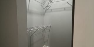 327 North Clarendon Avenue Gallery 13