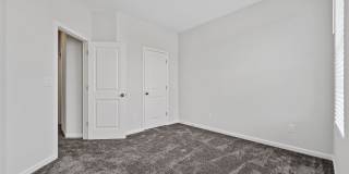 BRAND NEW Townhome located in Westside Bend! MUST SEE! Gallery 19