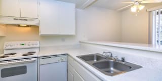 Country Hills Apartment Homes Gallery 15