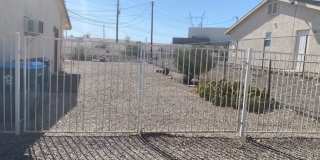 GREAT FURNISHED HOME WITH SIDE PARKING! Gallery 27