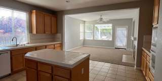 Beautiful Large Home in Wildhorse Gallery 6