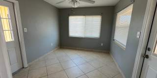 Welcome to 2154 Inner Cass, your ideal 2/1 home in Sarasota Gallery 13