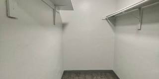 1 Bed + 1 Bath + Bonus Room for office! Gallery 8