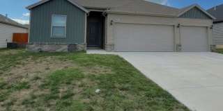 4 Bedroom, 2 Bath, 3 Car Garage - Republic Mo. Gallery 1