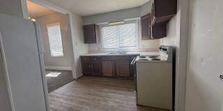 2 Bed House w/ Ramp Access and Fenced in Back Yard + Walk In Shower Gallery 3
