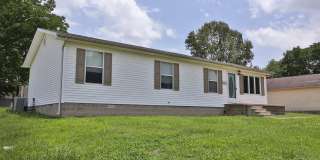 Desirable 4 Bed, 2 Bath House in Martin, TN! Gallery 1