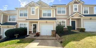 Beautifully Renovated 3 Bedroom 2.5 Bath Townhome with Garage! Pet Friendly! Beautifully Renovated 3 Bedroom 2.5 Bath Townhome with Garage! Pet Friendly! Gallery 1