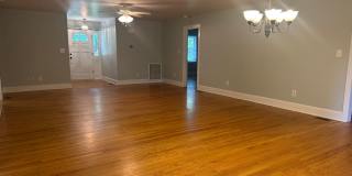 3BR/3.5BA plus bonus Full-Brick Ranch with Walkout Basement & Boat Slip Gallery 4
