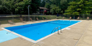 Spacious 2 bed 1.5 bathroom Condominium Gallery 1