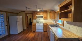 For Rent: 2 Bed/1 Bath Home Downtown Gallery 6