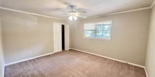 300 Springdale Drive Gallery 8