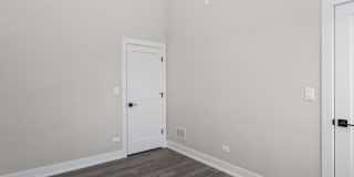 3214 W Lawrence Avenue Gallery 5