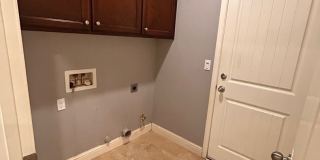 Beautiful home for rent in Visalia with a pool! Gallery 9