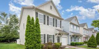 Spacious 3BR Townhome in Monroe Gallery 1