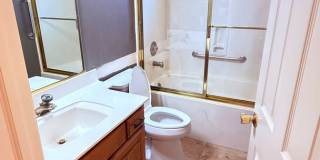 2 Bedroom 2 Bath Gallery 10