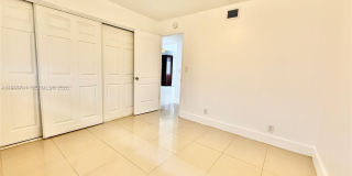 1540 SW 5th Pl Gallery 25